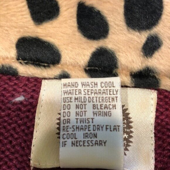 Vintage Boyd's Burgundy Button Front Sweater Bear Appliques Leopard Print Collar - Picture 8 of 8